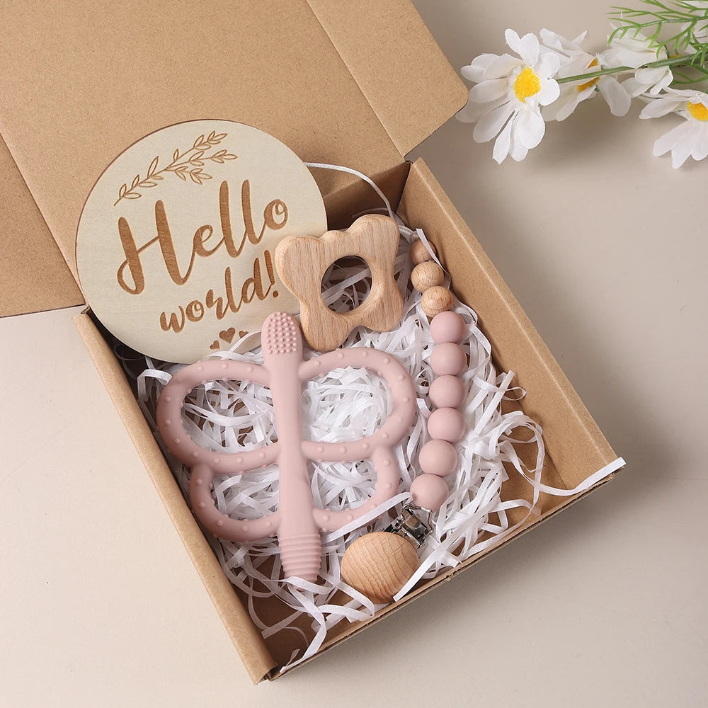Baby giftset – vlinder bijtring, speenkoord & mijlpaalkaart – kraamcadeau in geschenkdoos