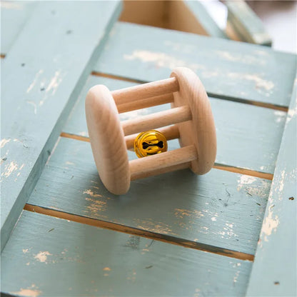 Houten baby bijtspeeltje – educatief & veilig