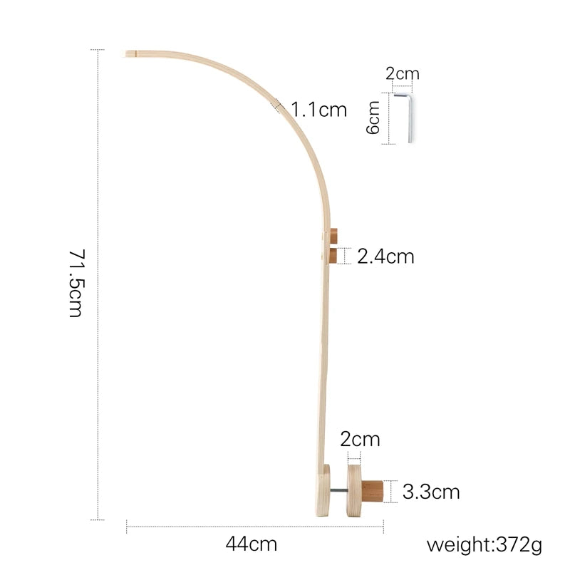 Houten mobiel – met konijntjes & speelse figuurtjes – voor babybed of commode