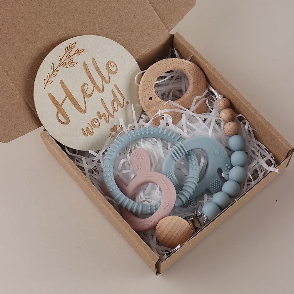 Baby giftset bijtset – olifant & konijn – siliconen speenkoord & houten mijlpaalkaart – kraamcadeau